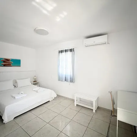 Cyclades Blue אורנוס