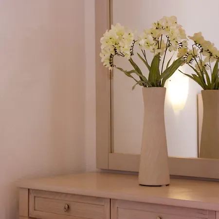 Cyclades Blue אורנוס